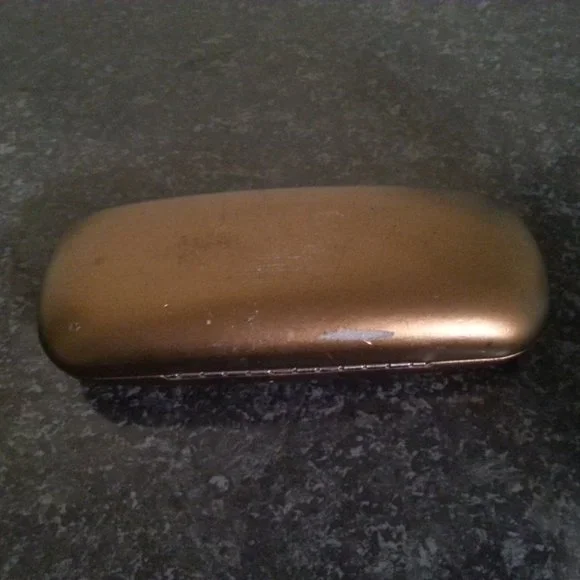 Gucci flat lense sunglass/eye glasses case holder(Please read  description) - Picture 2 of 7